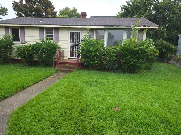 1533 Vine St, Norfolk, VA 23523