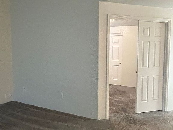 5th image of 2950 & 2952 Stacie Way #2952