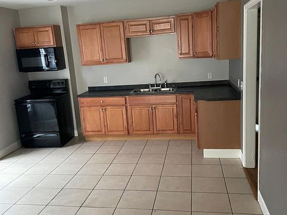 2nd image of 131 E Penn St APT 3-1
