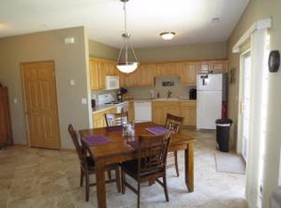 6672 102nd St APT 3, Pleasant Prairie, WI 53158