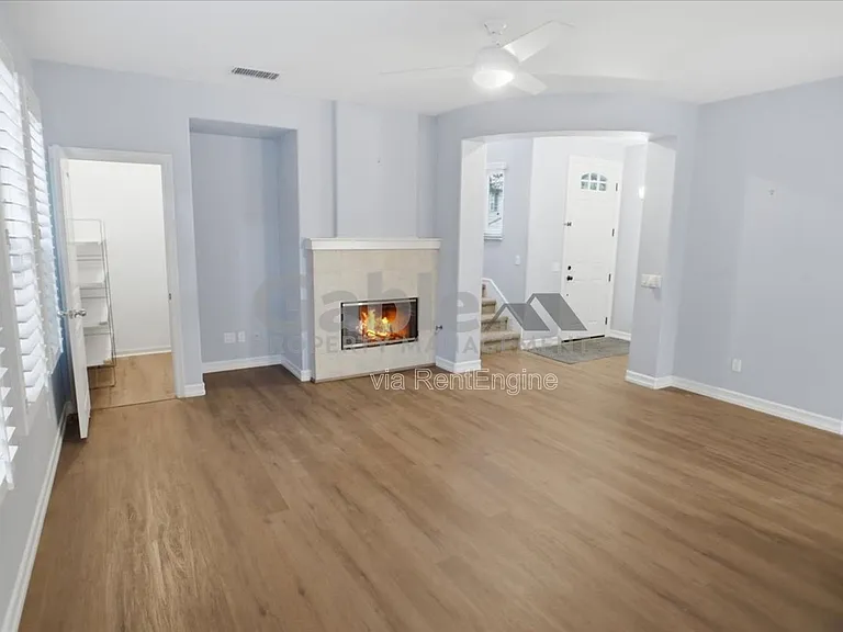 26925 Carmelita Dr — Photo 3