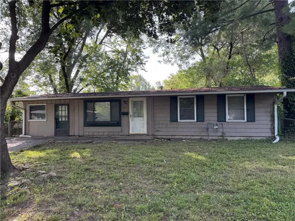 407 N Cochise Dr, Independence, MO 64056