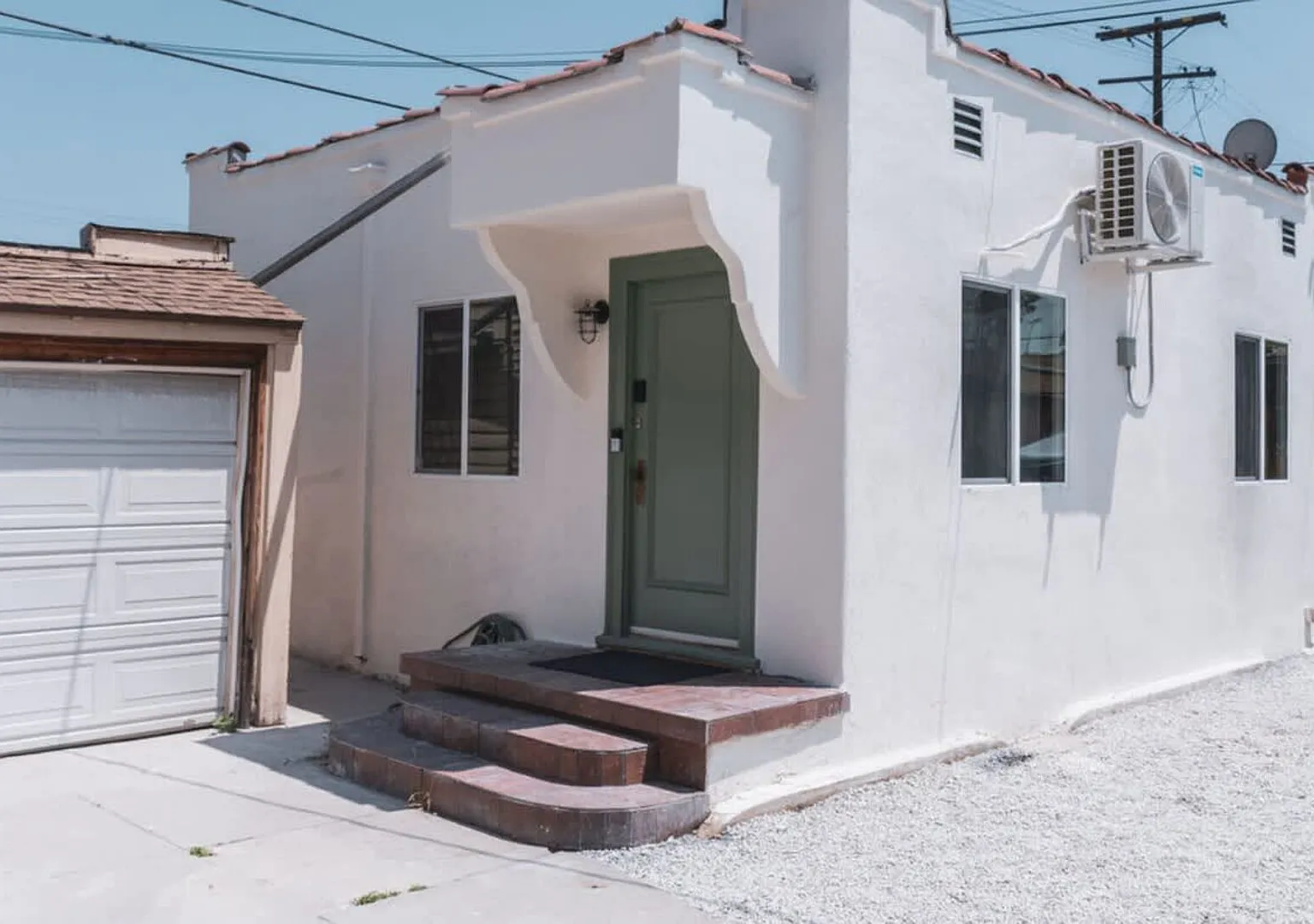 Stylish East Hollywood Apartment: Walk to Art & Theatre! — Photo 3