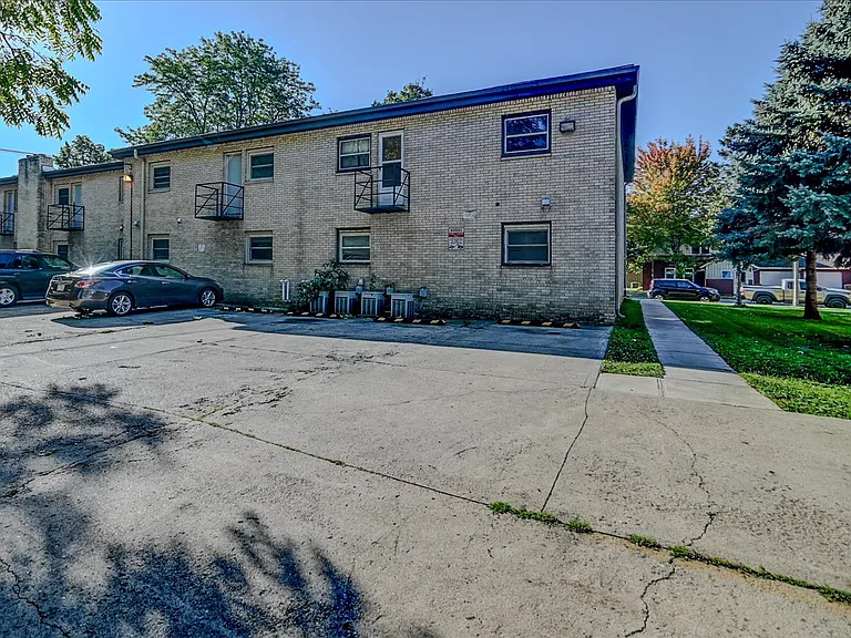 1802 Lake Point Dr #4 — Photo 21