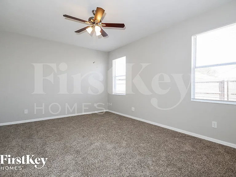 8719 Sandy Plains Dr — Photo 11