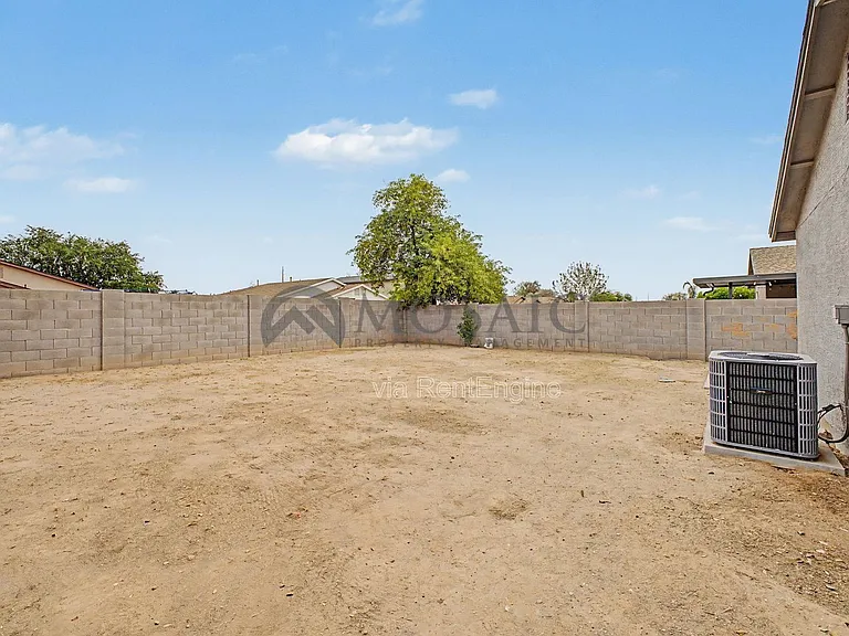 1004 E Cowboy Cove Trl — Photo 29