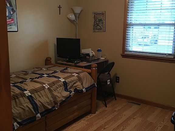 4th image of 2714 Redford Dr