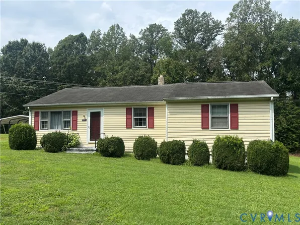 1623 W Chapel Dr, Bumpass, VA 23024