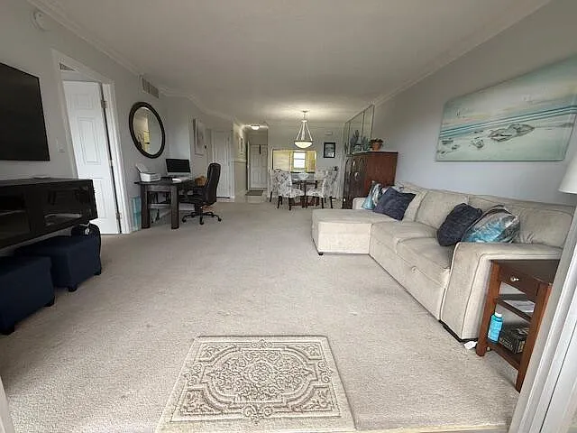 1319 E Hillsboro Blvd #412 — Photo 8