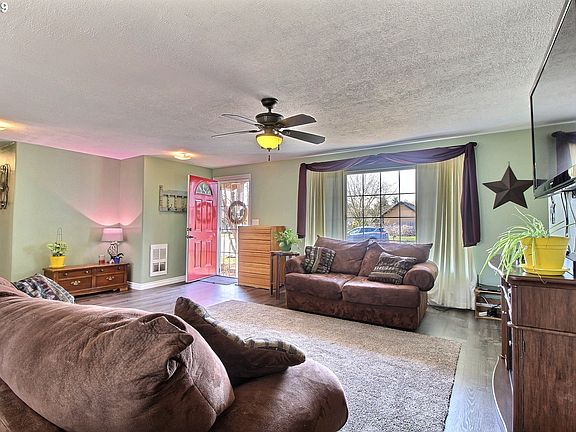 4th image of 3905 NE 57th Ave