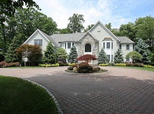 8 Firethorn Ct, Warren, NJ 07059