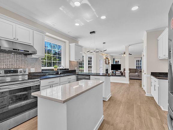 3rd image of 207 Lewey Brook Dr