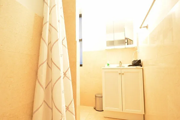 Rented by Compass | media 6