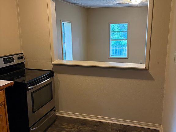 5th image of 820 N 27th St
