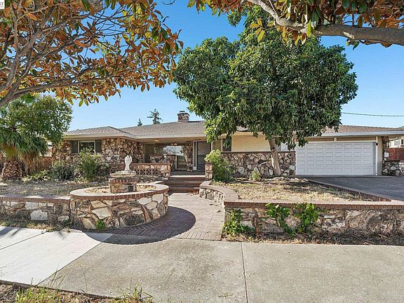 2nd image of 214 Redondo Dr