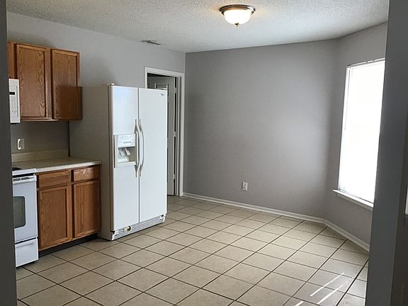 3rd image of 662 Holly Rose Way