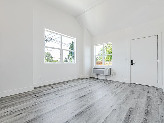 3rd image of 1550 N Buffalo St #302