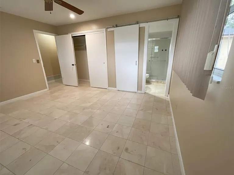 208 Shady Holw — Photo 11