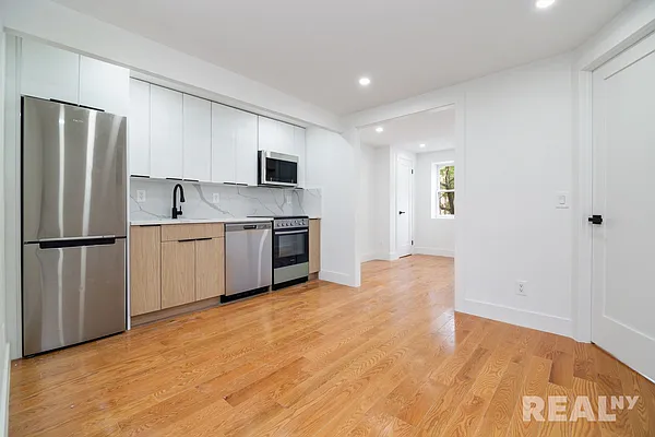 Rented by REAL New York | media 9