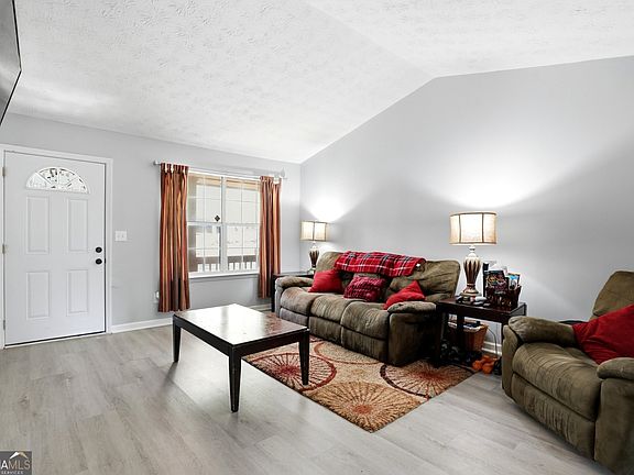 5th image of 3556 Bomar Rd