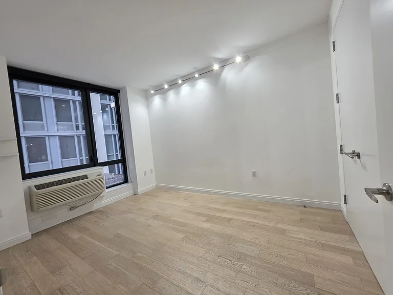 160 1st St #314 — Photo 26