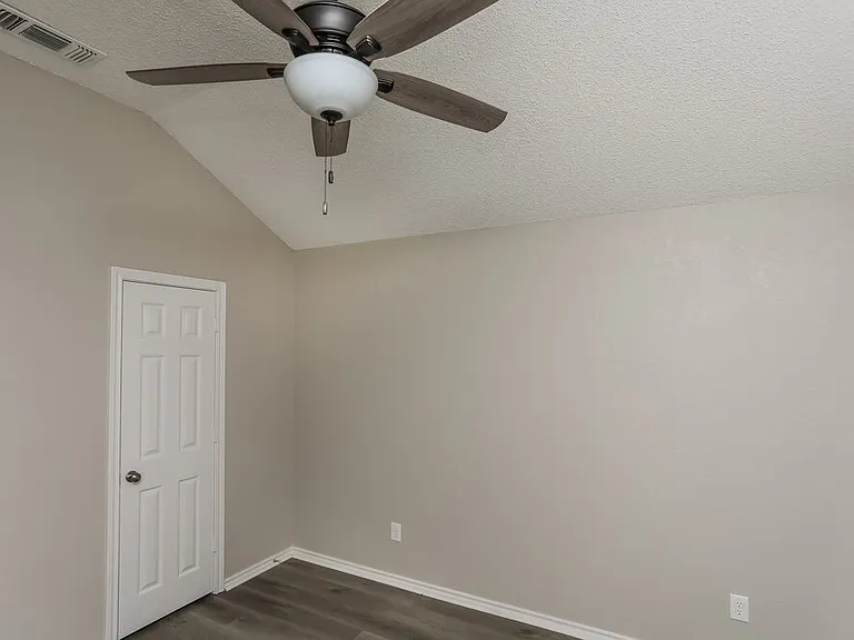 1512 Fern Dr — Photo 11