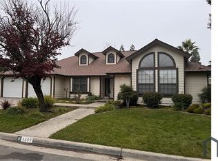 1697 W Locust Ave, Fresno, CA 93711