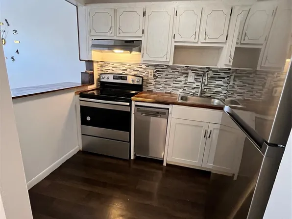 9141 Sunrise Lakes Boulevard #115, Sunrise, FL 33322