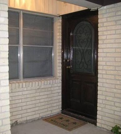Front door/porch