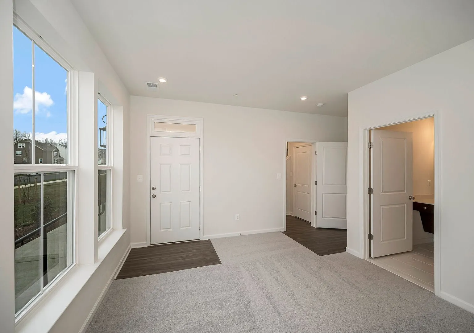 Great Townhome in Embrey Mill — Photo 2
