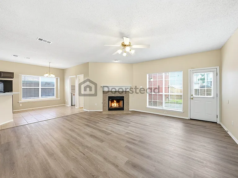 1352 Mae Dr — Photo 11