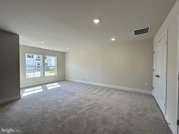 4th image of 10715 Millport St