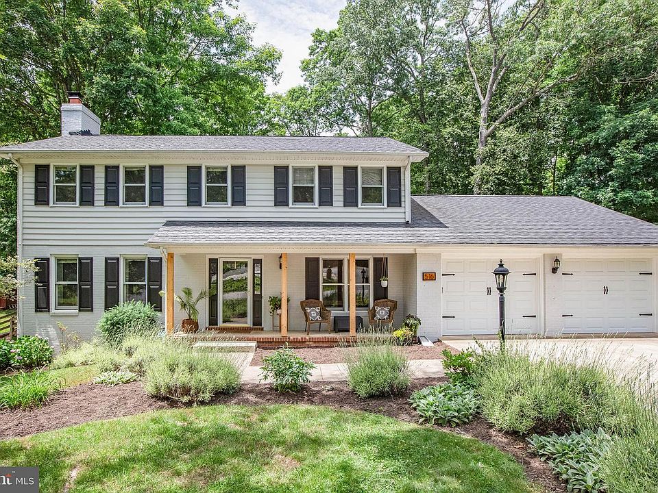 1st image of 516 Winterberry Dr