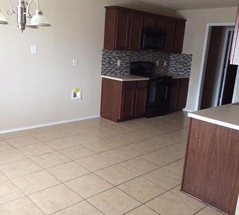 3rd image of 407 Avenue H