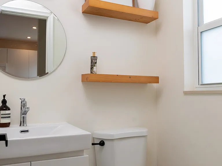 450 SE 7th St #232 — Photo 13