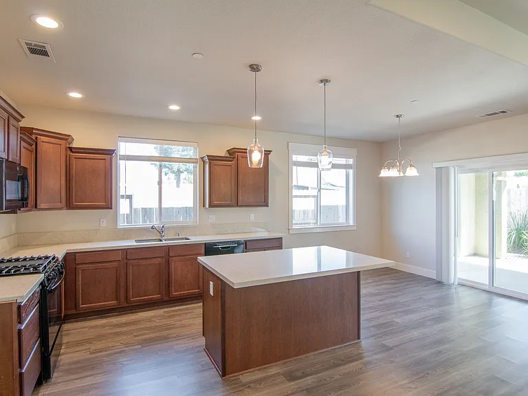 6073 Fallworth Dr — Photo 6