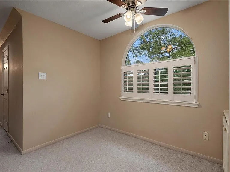 14151 Buckingham Ln — Photo 29