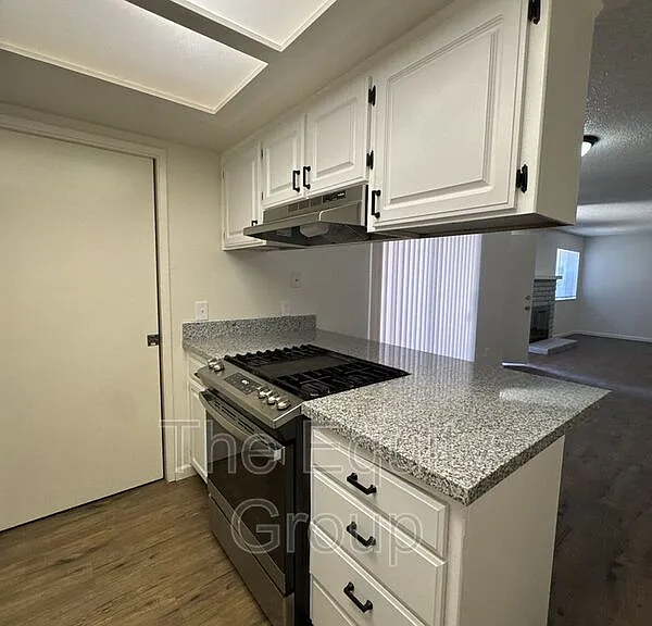148 S Peppertree St — Photo 12
