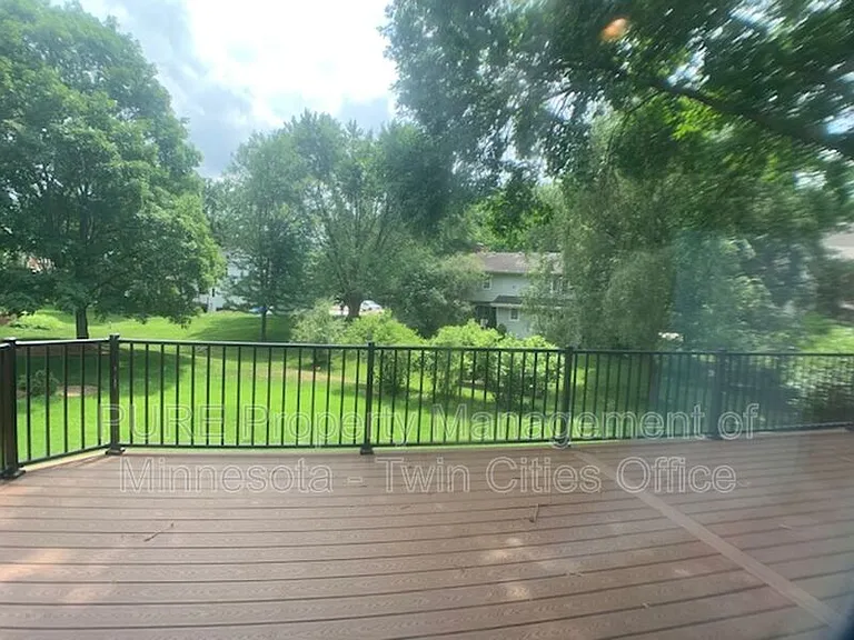 7420 Hyde Park Cir — Photo 14