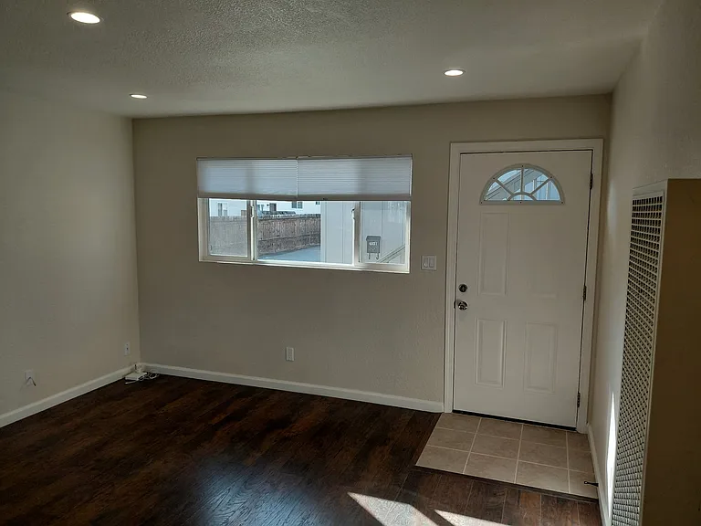 4029 Hoen Ave #4029 — Photo 4
