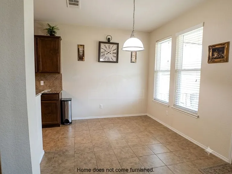 803 Snow Bird Dr — Photo 6
