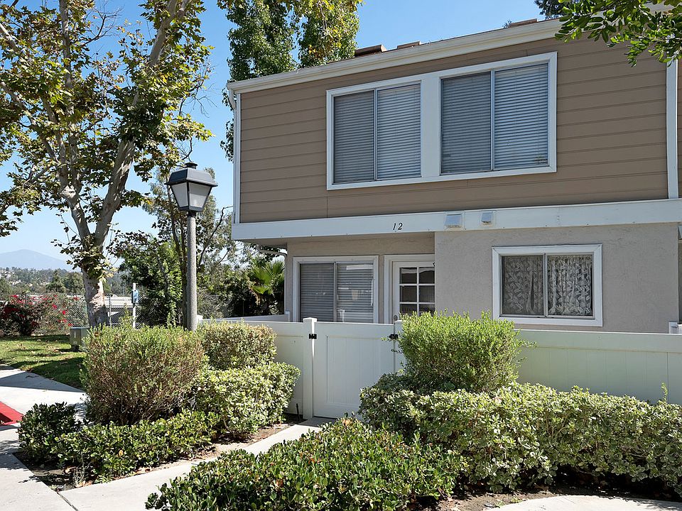 1st image of 12 Birchwood Ln
