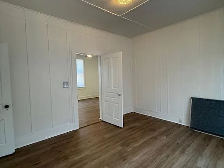 1009 S 6th St — Photo 10