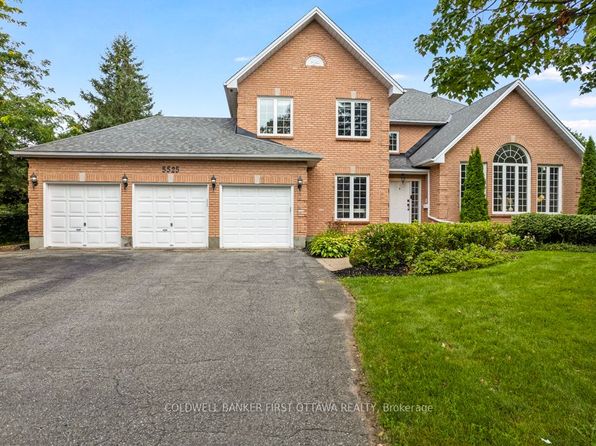 5525 Pettapiece Cres, Ottawa, ON K4M 1C6