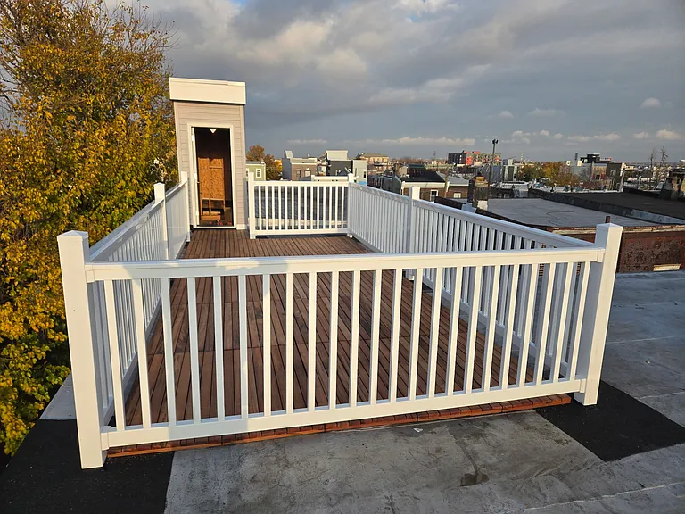 Private Deck