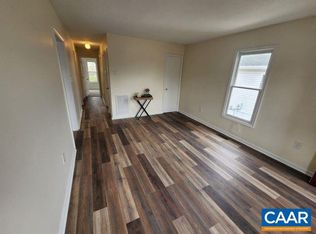 622 B St #A, Staunton, VA 24401