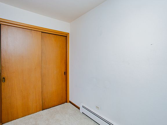 3rd image of 82 Nordigan Dr