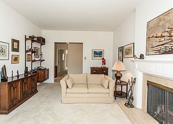 3rd image of 75 Country Club Dr