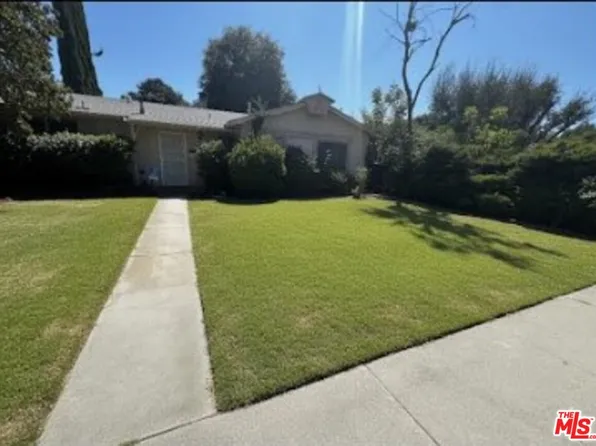 23432 Victory Blvd, Woodland Hills, CA 91367