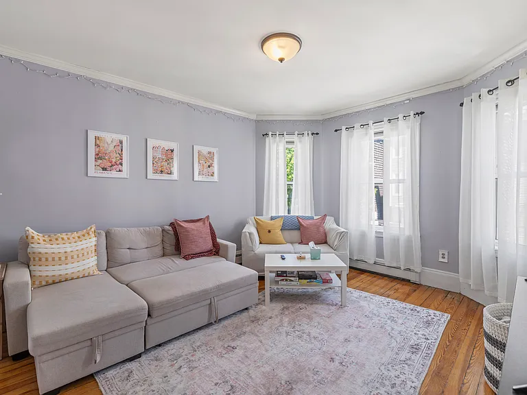 451 E 7th St #2 — Photo 1